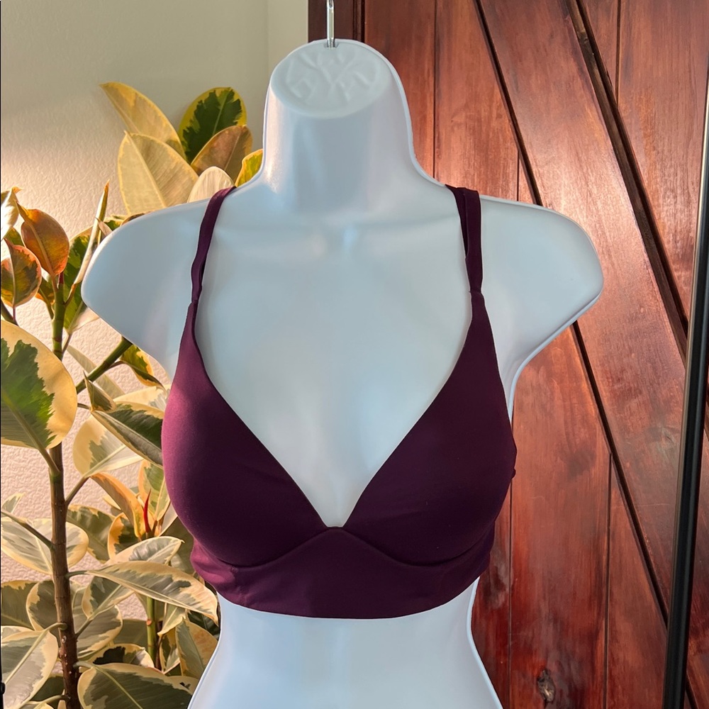 Lightly lined plunge bra